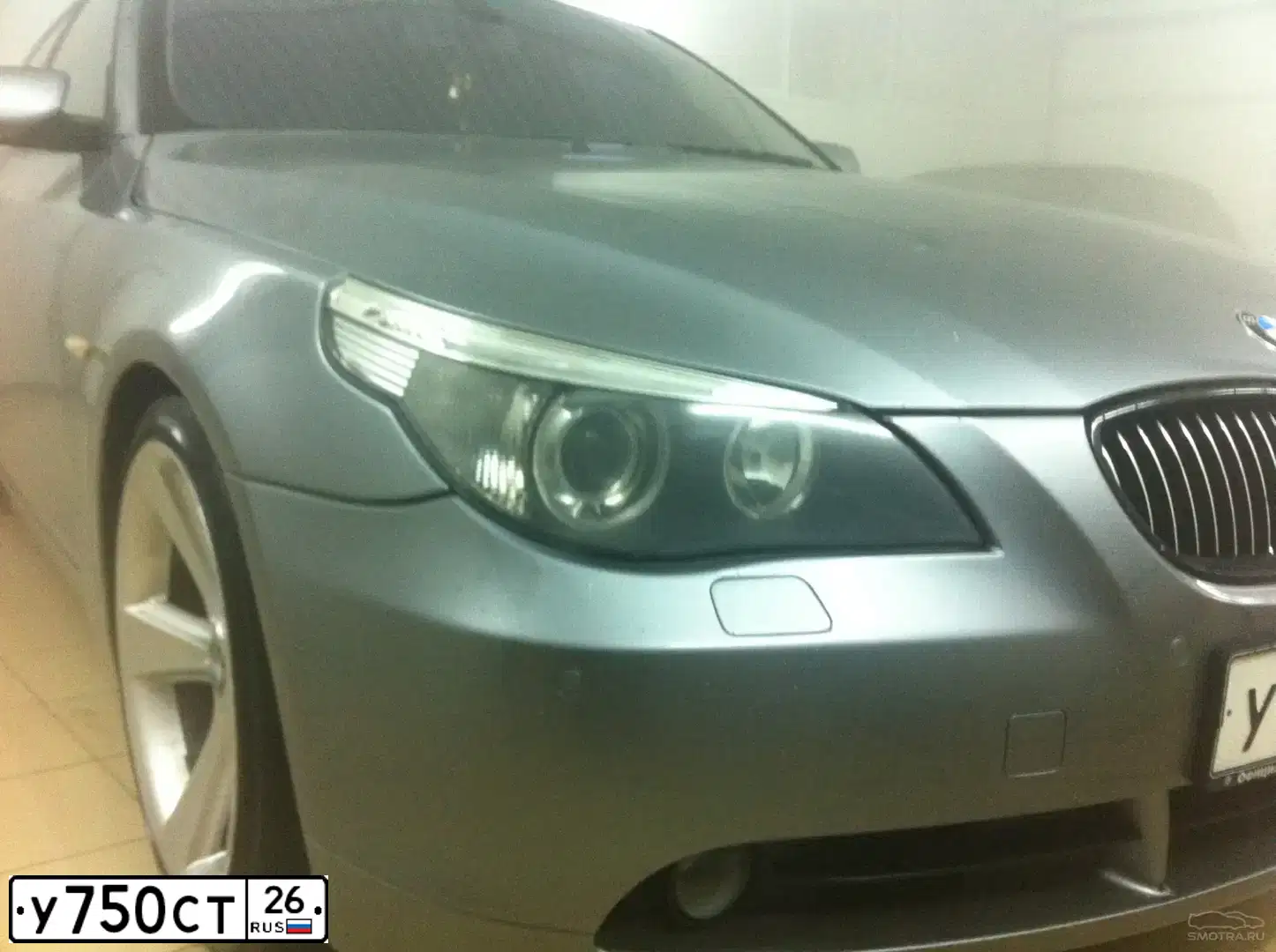 Фото автомобиля BMW W SERIE 6, 2004 — госномер У750СТ26. Цвет: Серебристый