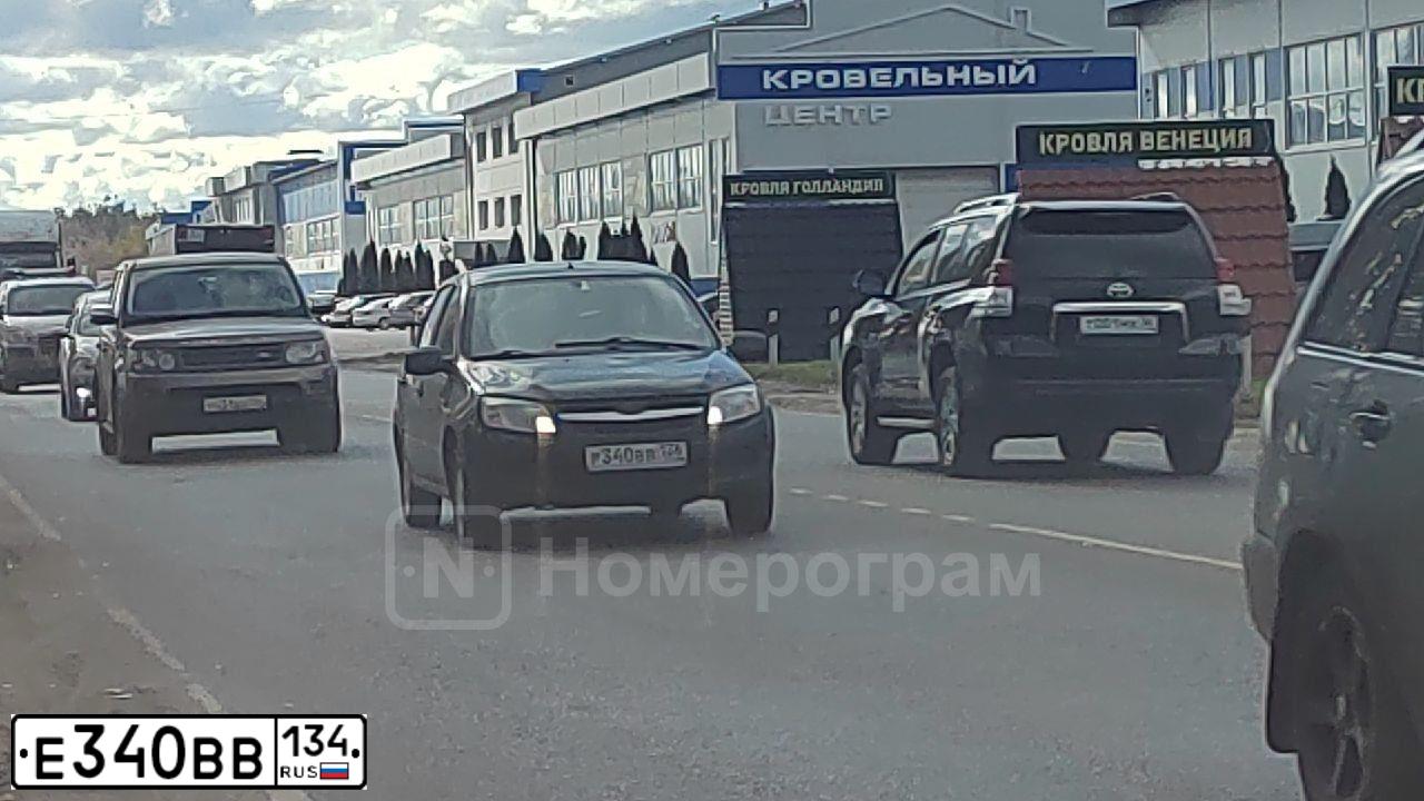 Фото автомобиля KAMAZ 6520 /6X4/, 2017 — госномер Е340ВВ134. Цвет: Оранжевый RAL 2009