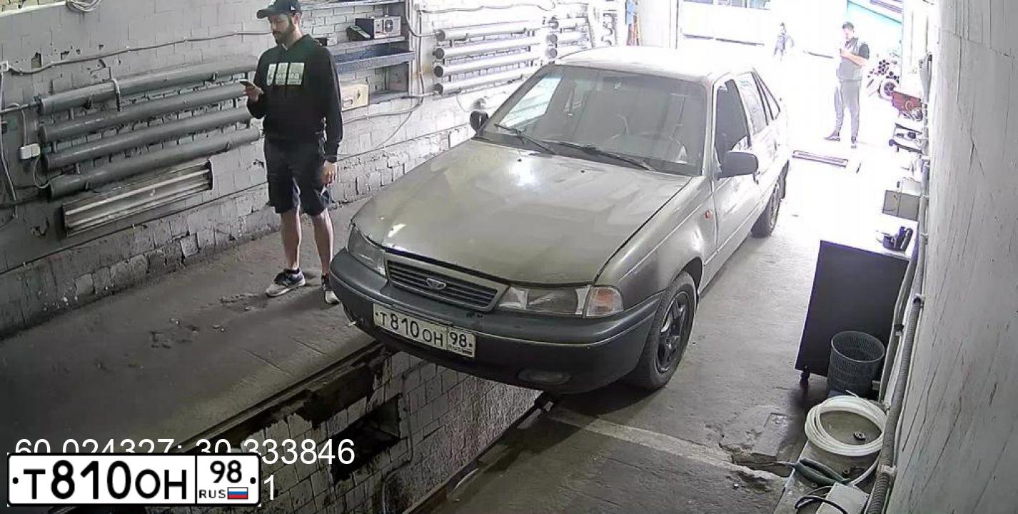 Фото автомобиля DAEWOO NEXIA, 2001 — госномер С460ВТ198. Цвет: Коричневый