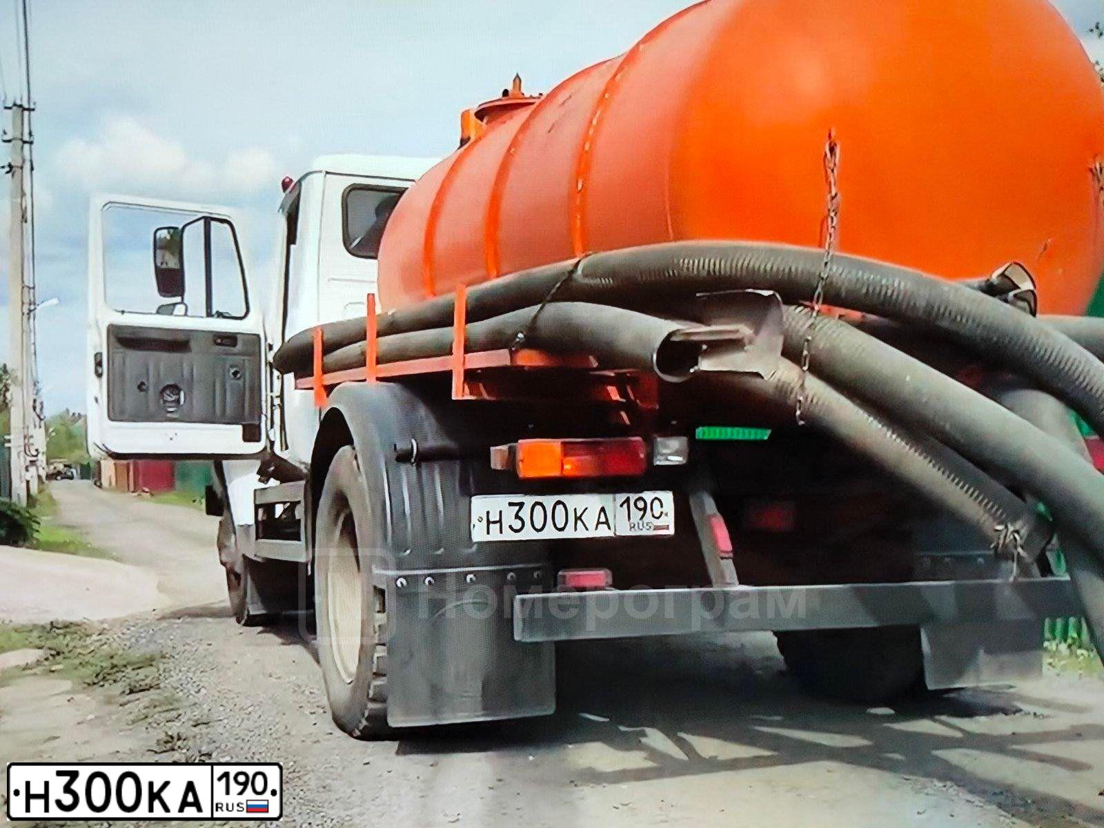 Фото автомобиля GAZ 3309, 2010 — госномер Н300КА190. Цвет: БЕЛЫЙ