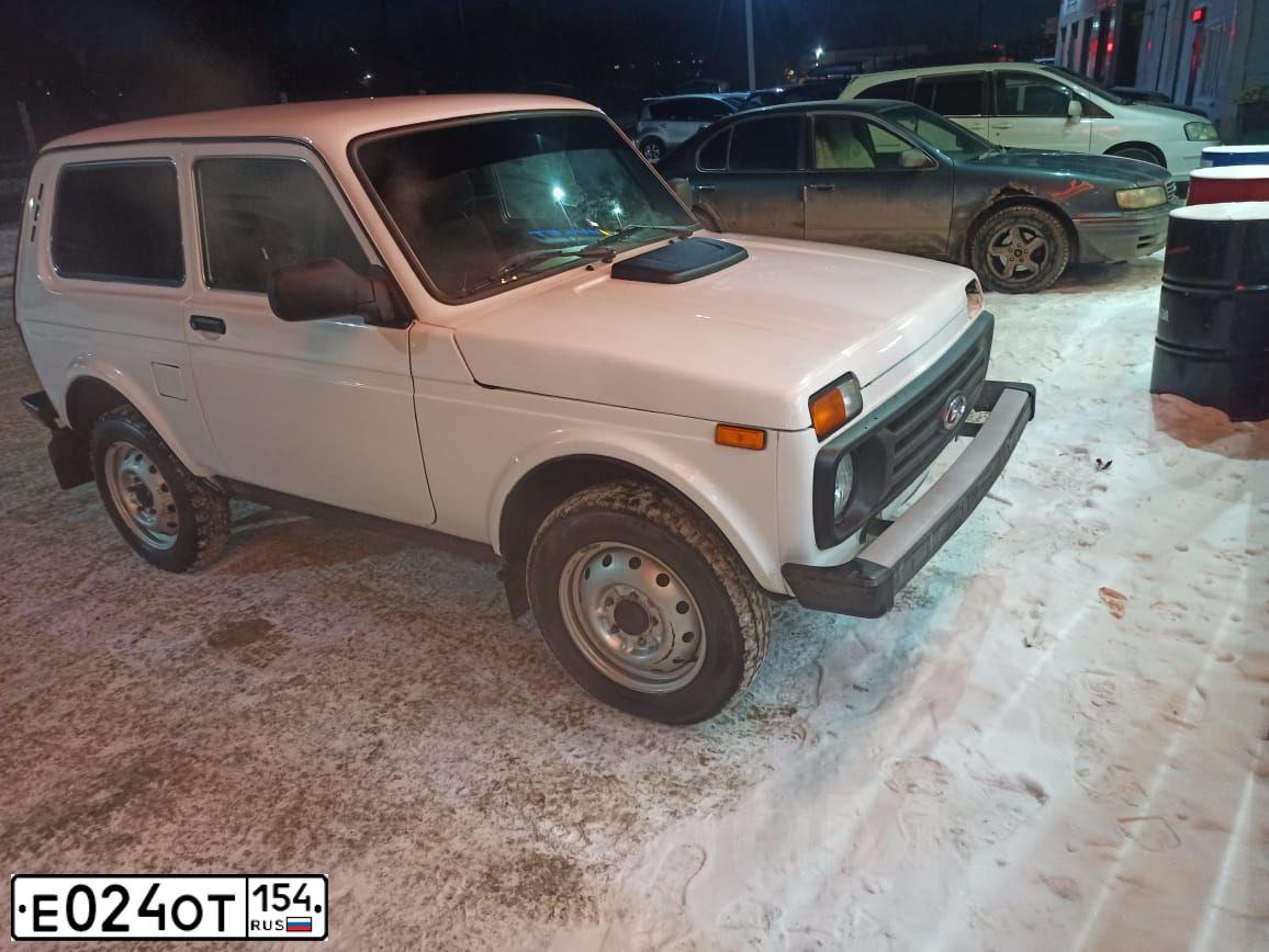 Фото автомобиля LADA NIVA, 2016 — госномер К527АТ122. Цвет: ЯРКО - БЕЛЫЙ