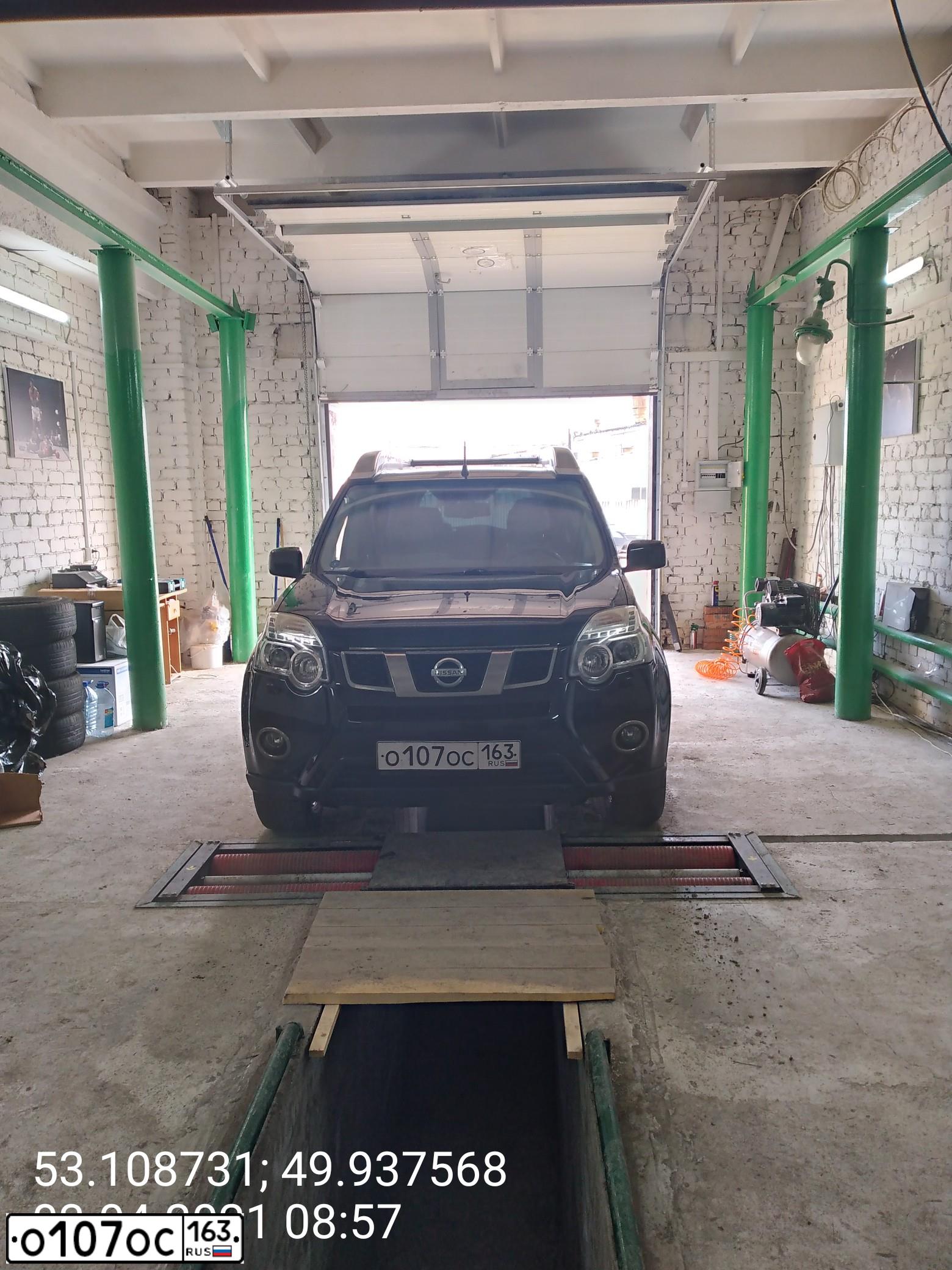 Фото автомобиля NISSAN X-TRAIL, 2011 — госномер О107ОС163. Цвет: ЧЕРНЫЙ