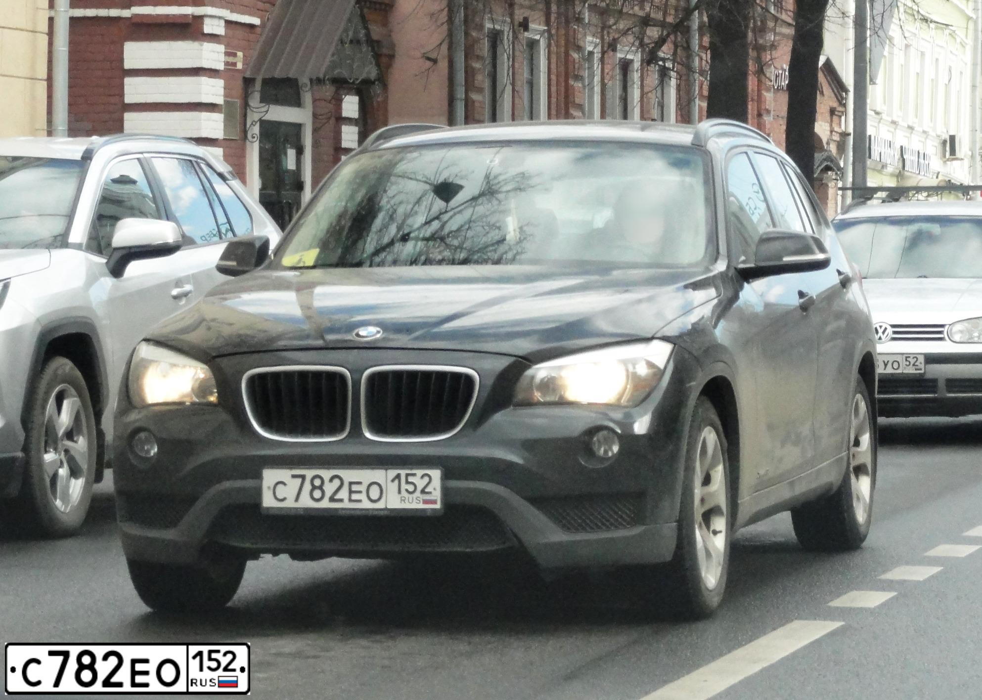 Фото автомобиля BMW X1, 2012 — госномер С782ЕО152. Цвет: ЧЕРНЫЙ