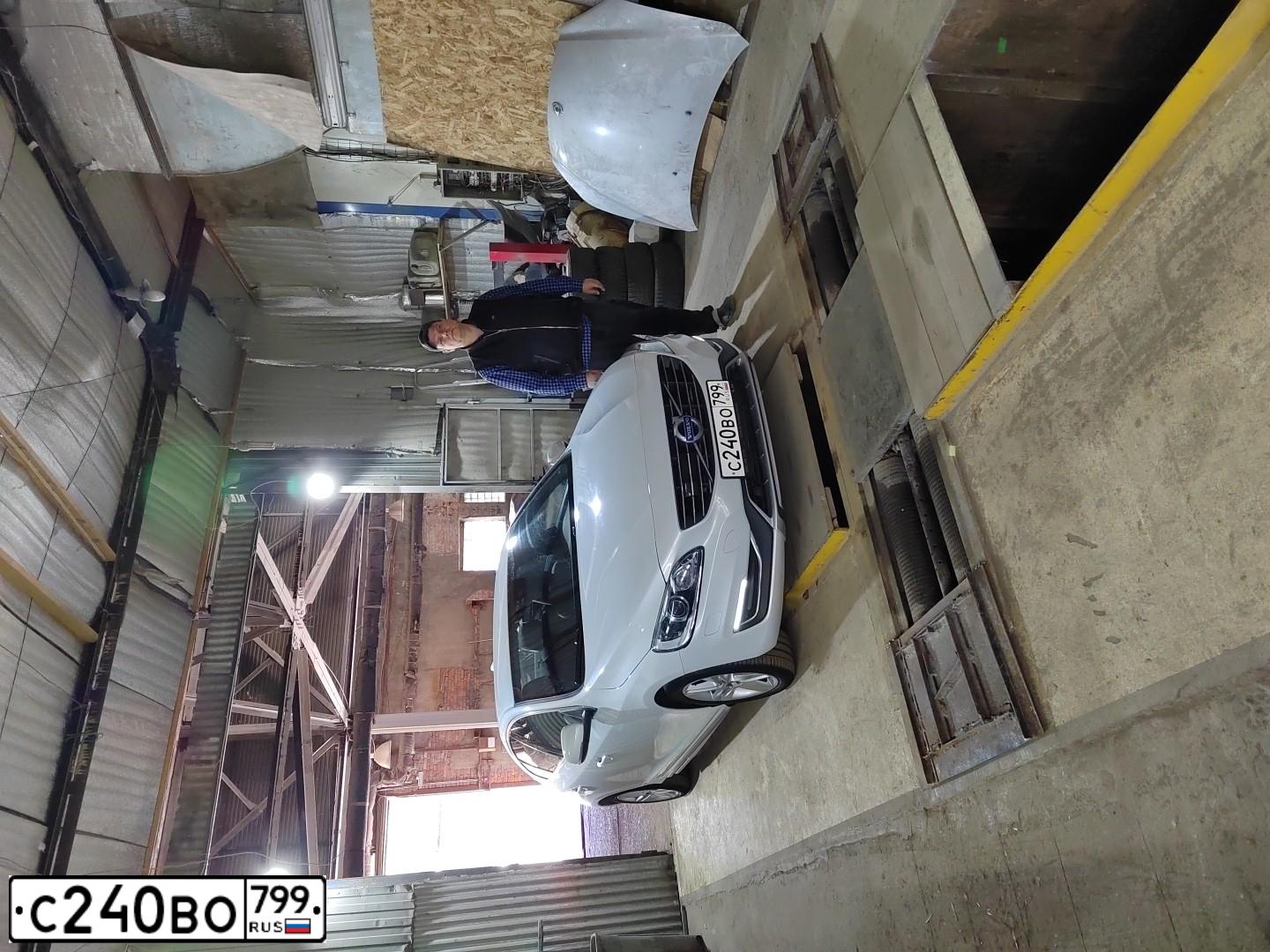 Фото автомобиля VOLVO S60, 2016 — госномер С240ВО799. Цвет: ЖЕМЧУЖНО-БЕЛЫЙ