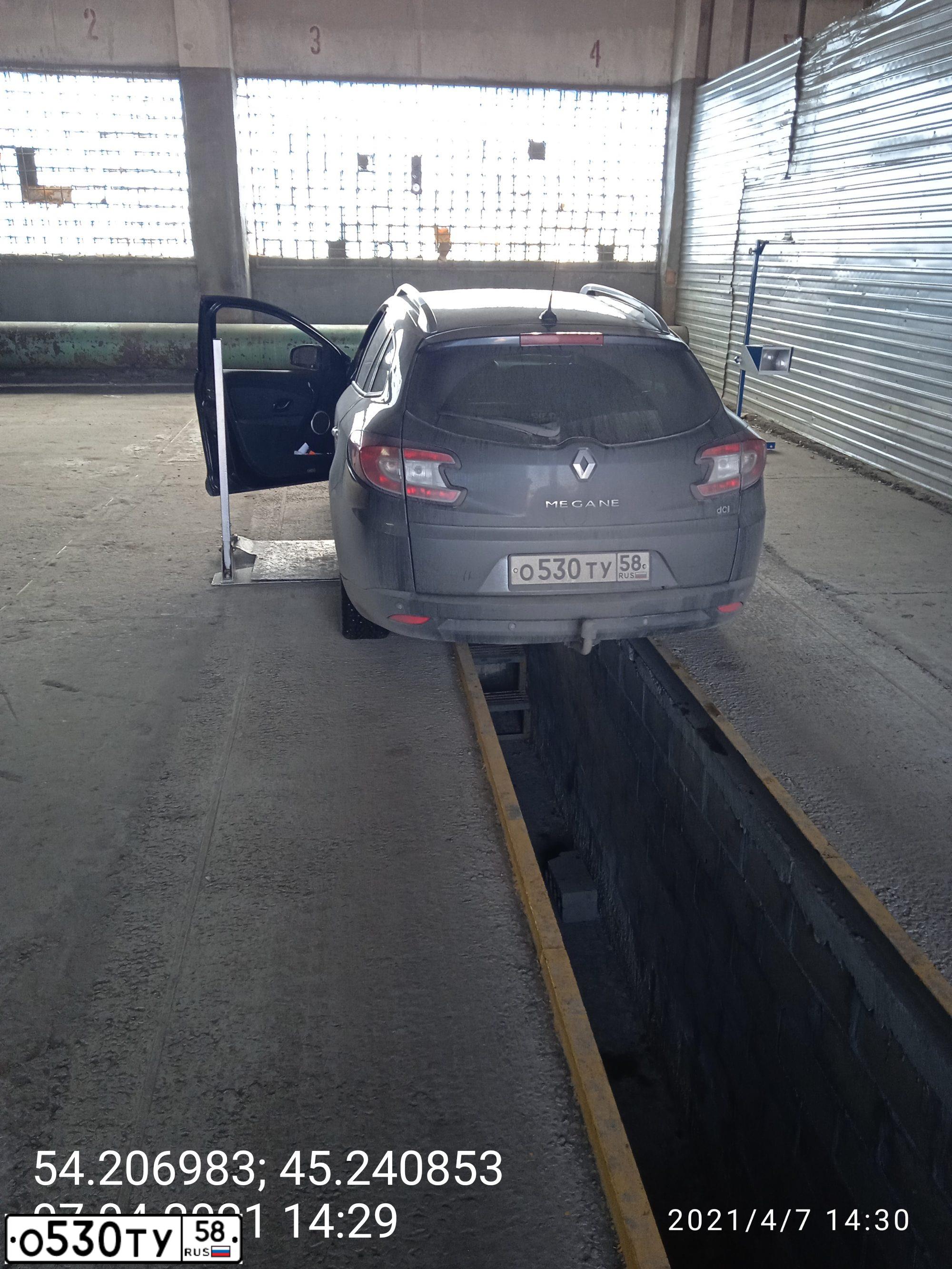 Фото автомобиля RENAULT MEGANE /GRAND/ SCENIC, 2010 — госномер О530ТУ58