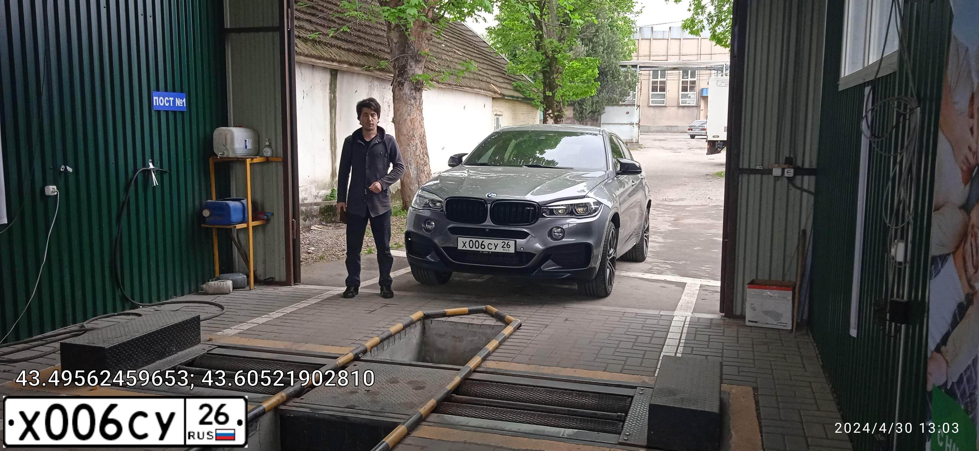 Фото автомобиля HYUNDAI I30, 2019 — госномер Н677РЕ198. Цвет: Белый