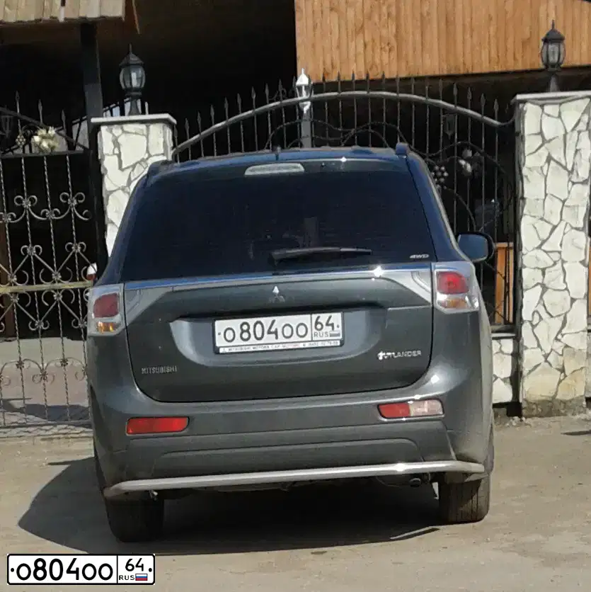 Фото автомобиля MITSUBISHI OUTLANDER, 2017 — госномер Е197ЕС164. Цвет: ЧЕРНЫЙ