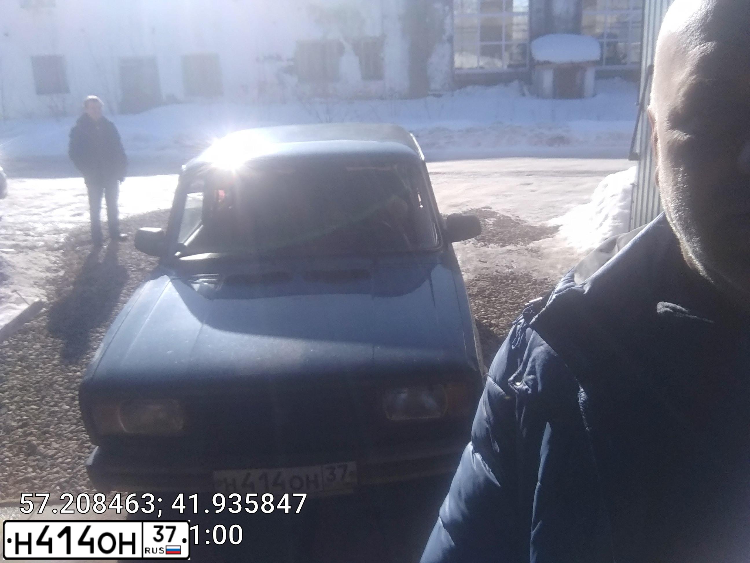 Фото автомобиля LADA 2105, 2004 — госномер Н414ОН37. Цвет: Сине-зеленый