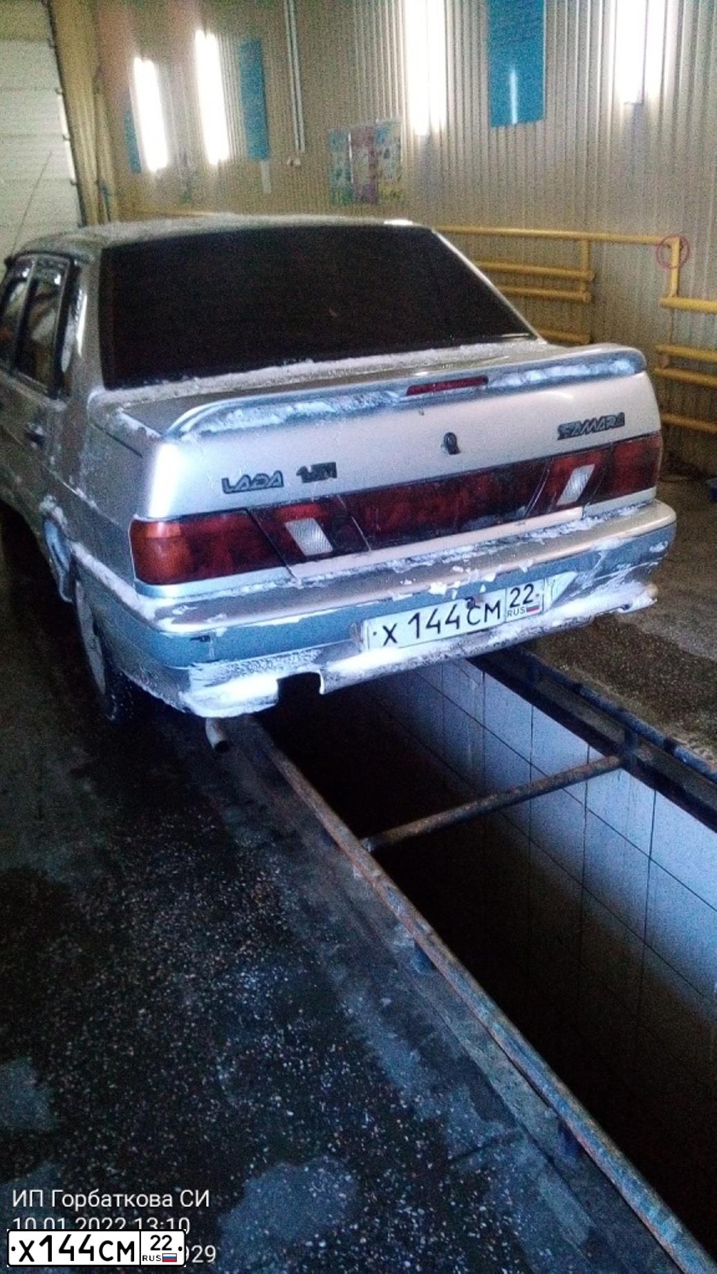 Фото автомобиля LADA 2115 SAMARA, 2000 — госномер У111ОЕ22. Цвет: Светло-серебристый металик
