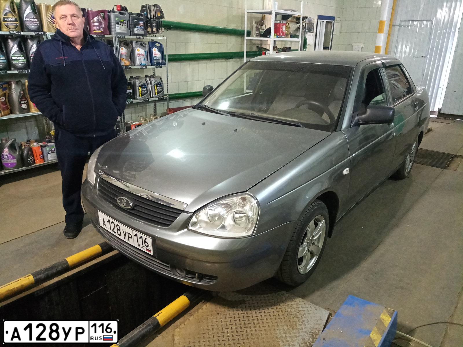 Фото автомобиля LADA 2170 PRIORA, 2007 — госномер Е180РТ156. Цвет: СРЕДНИЙ СЕРО-ЗЕЛ МЕТ