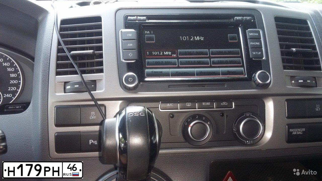 Фото автомобиля VOLKSWAGEN CARAVELLE, 2013 — госномер Е077ВА36. Цвет: ЧЕРНЫЙ