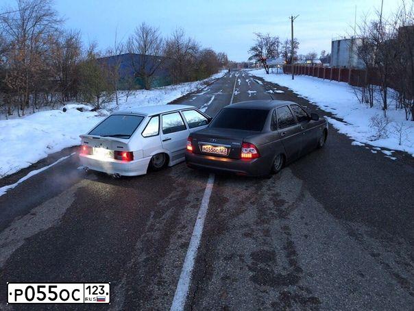 Фото автомобиля FORD FOCUS, 2012 — госномер А652РС193. Цвет: Серебристый