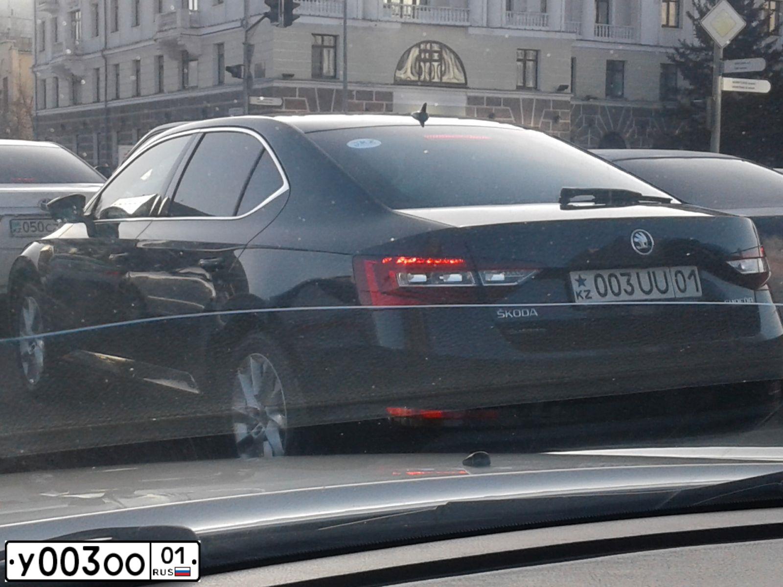 Фото автомобиля VOLKSWAGEN PASSAT, 2015 — госномер У085ТУ01. Цвет: СЕРЕБРИСТЫЙ