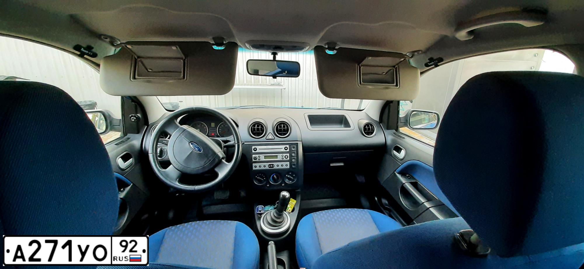 Фото автомобиля FORD FIESTA / ASPIRE, 2005 — госномер А271УО92. Цвет: синий