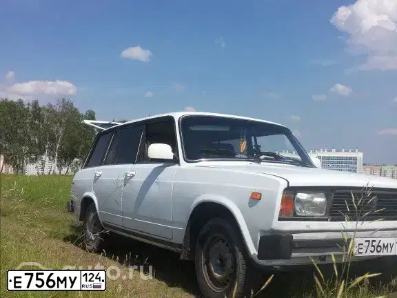 Фото автомобиля LADA 2104, 2001 — госномер Е756МУ124. Цвет: Белый