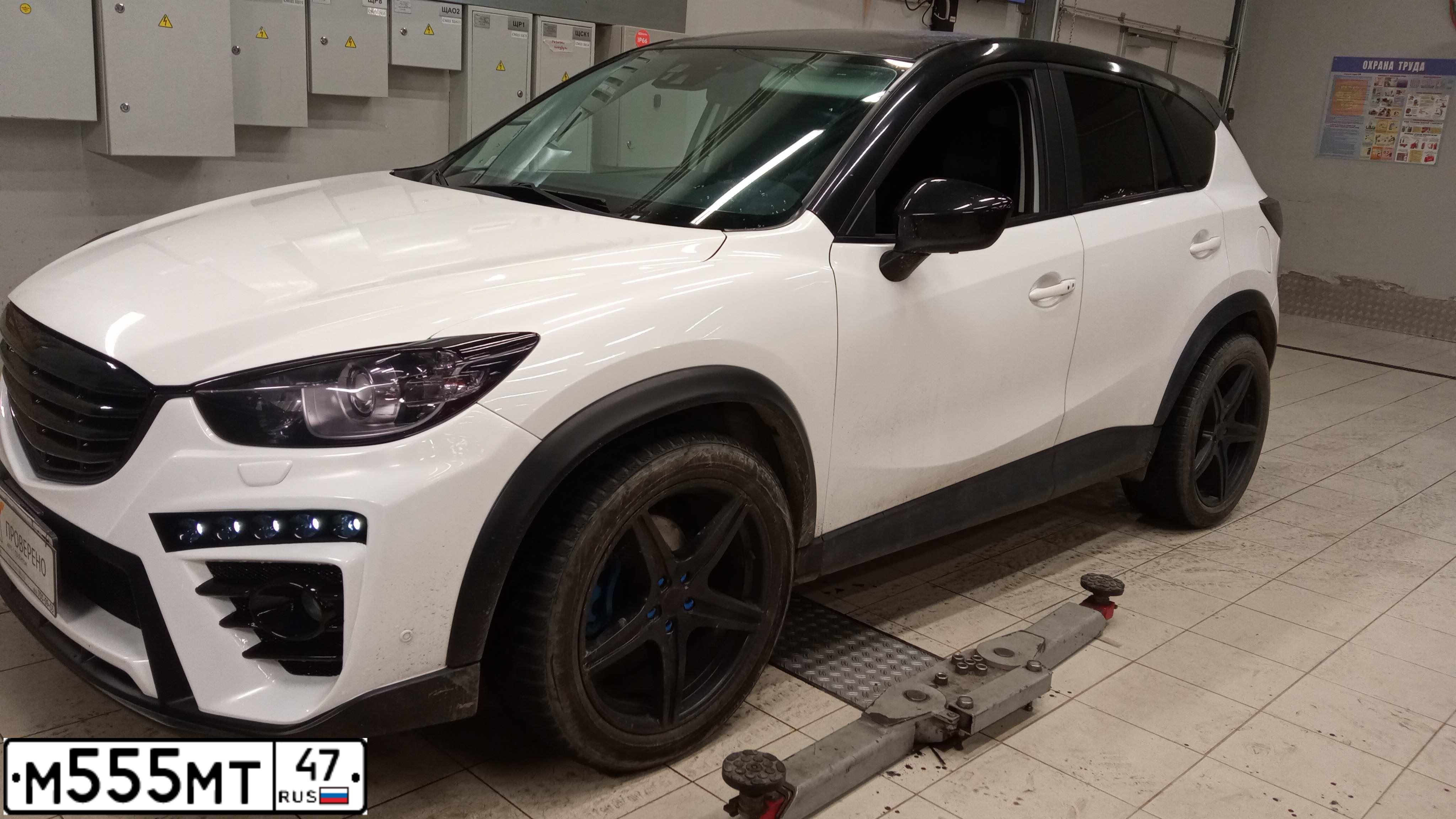 Фото автомобиля SUBARU IMPREZA, 2012 — госномер Х005ХХ98. Цвет: Серебристый