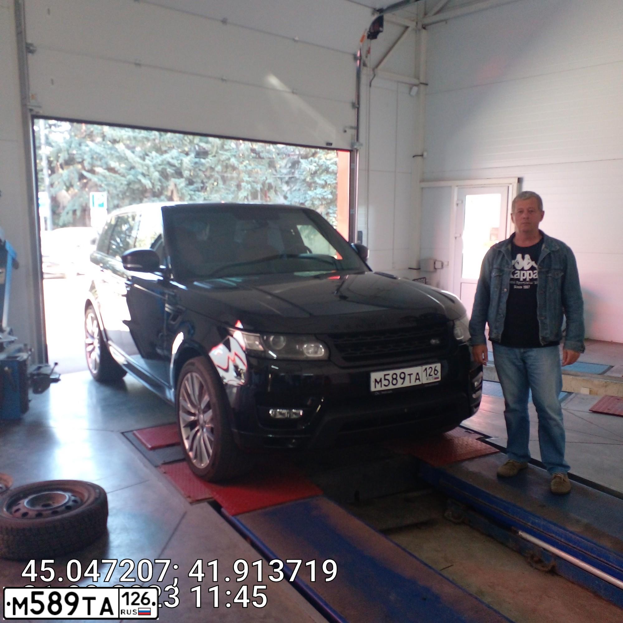 Фото автомобиля LANDROVER RANGE ROVER SPORT, 2015 — госномер В922ВВ26. Цвет: ЧЕРНЫЙ