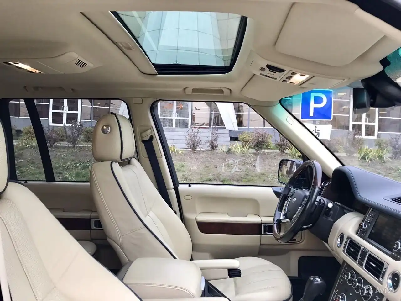 Фото автомобиля LANDROVER RANGE ROVER, 2012 — госномер М888ММ18. Цвет: синий