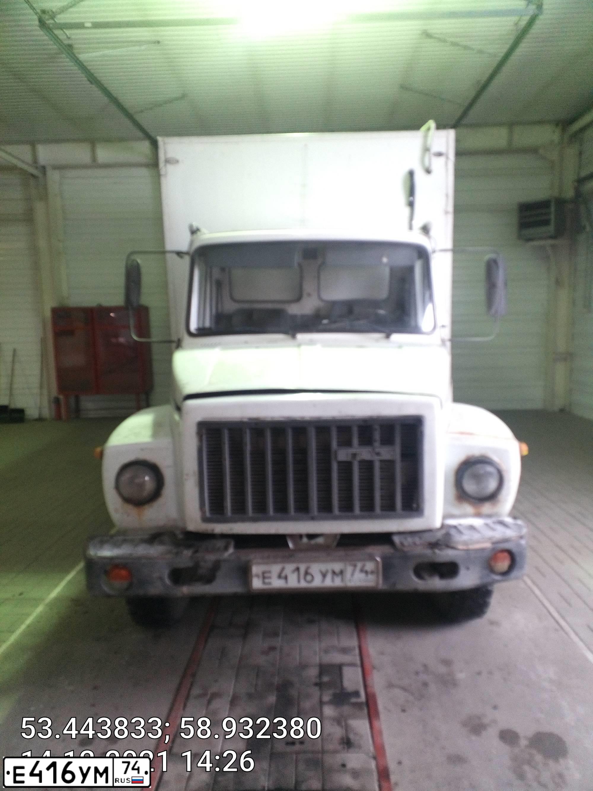 Фото автомобиля GAZ 3307, 2005 — госномер Е416УМ74. Цвет: БЕЛЫЙ