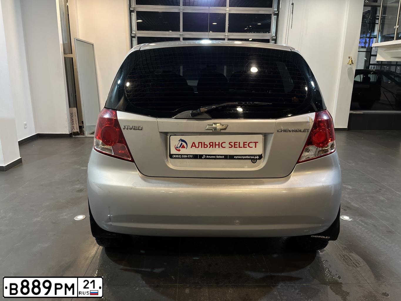 Фото автомобиля CHEVROLET AVEO, 2006 — госномер В889РМ21. Цвет: Серебристый