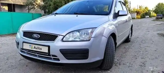 Фото автомобиля FORD FOCUS, 2007 — госномер К535ХВ774. Цвет: Серебристый