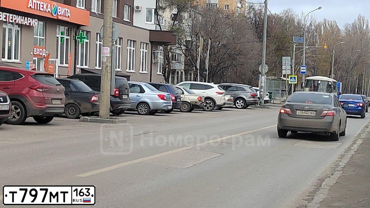 Фото автомобиля MERCEDES S-KLASSE, 2008 — госномер С142АВ159. Цвет: ЧЕРНЫЙ