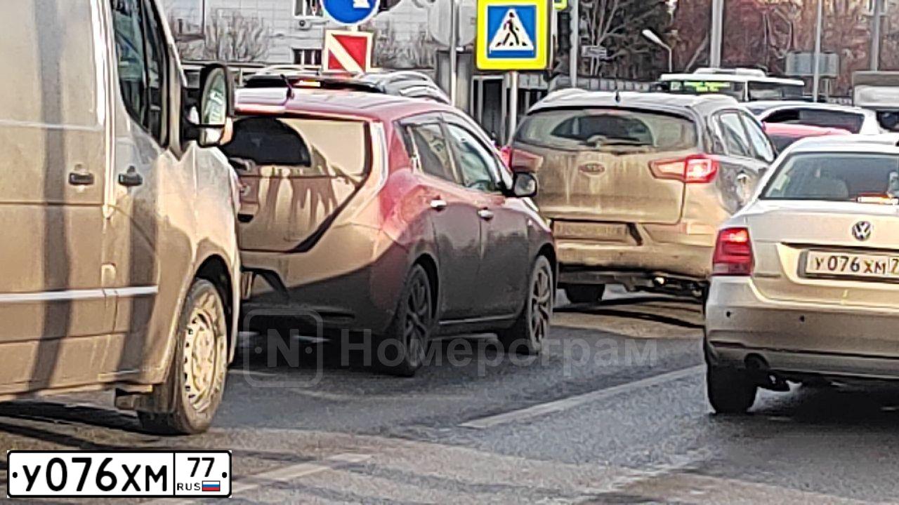 Фото автомобиля MITSUBISHI LANCER, 2008 — госномер Х335НУ37. Цвет: СЕРЫЙ