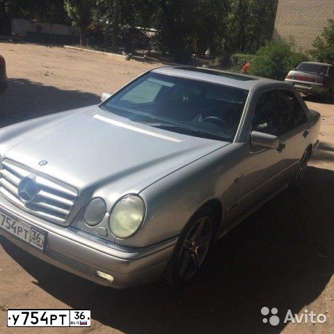 Фото автомобиля MERCEDES E-KLASSE, 1997 — госномер У754РТ36. Цвет: СЕРЕБРИСТЫЙ
