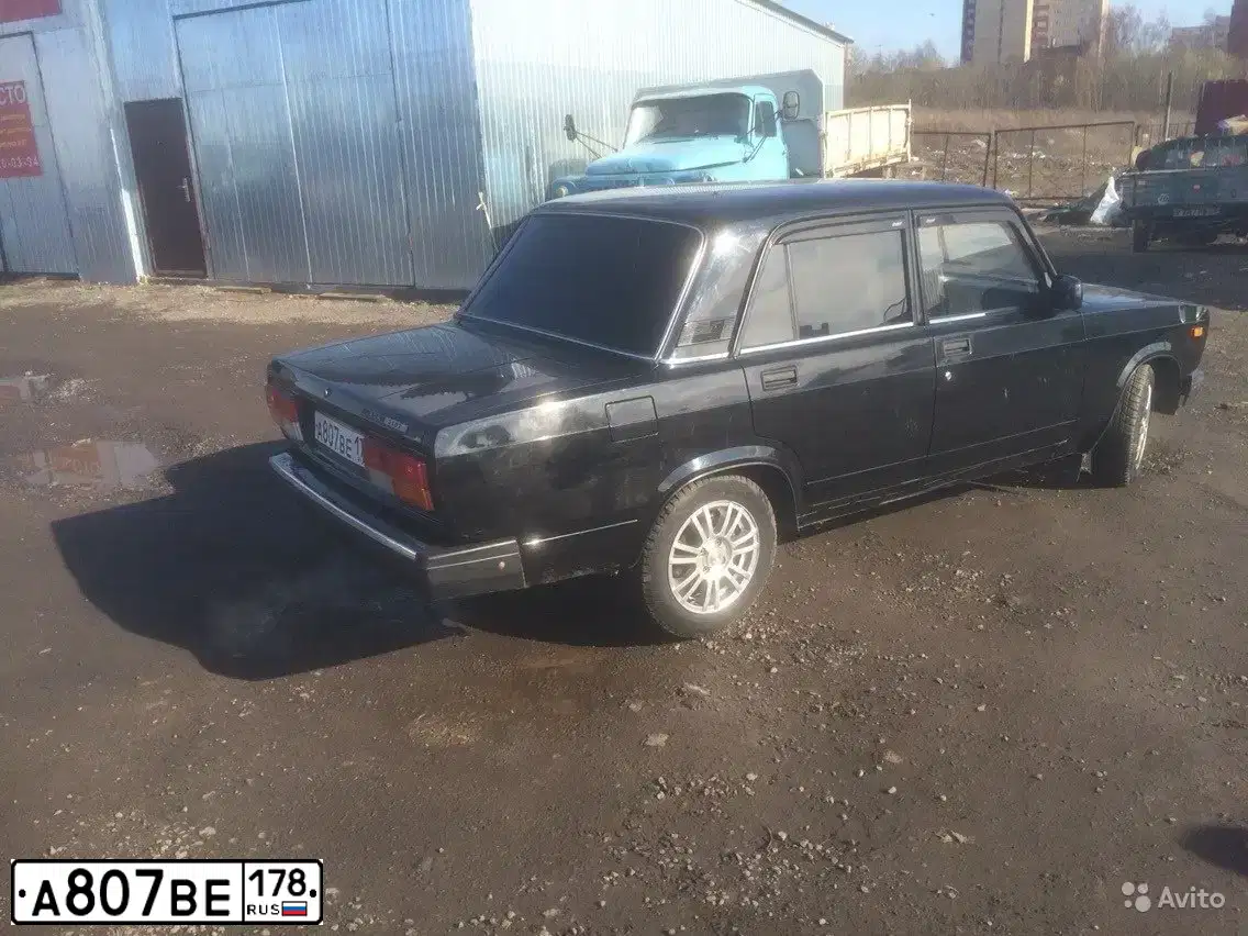 Фото автомобиля LADA 2107, 2010 — госномер М550УУ60. Цвет: Сине-Черный