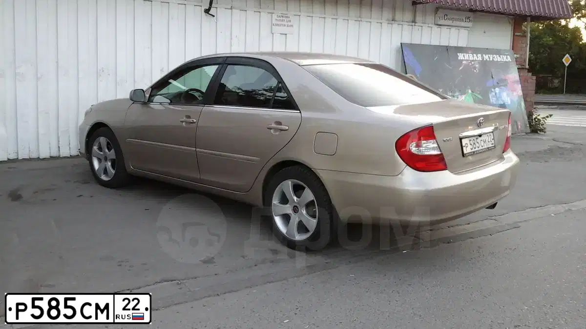 Фото автомобиля TOYOTA CAMRY, 2003 — госномер М512КА04. Цвет: БЕЖЕВЫЙ