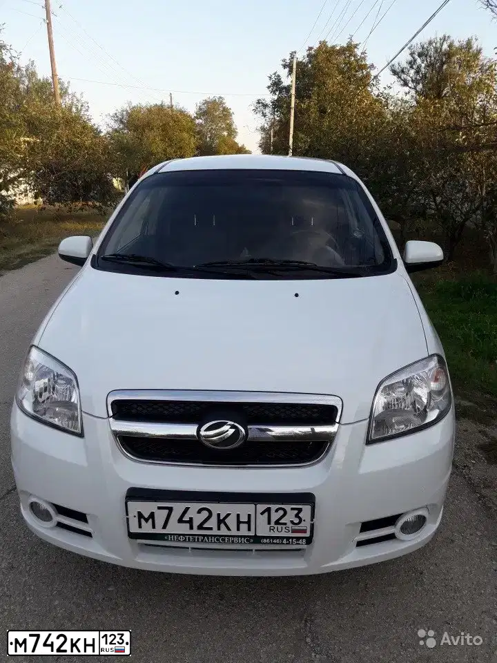 Фото автомобиля ZAZ VIDA, 2012 — госномер М742КН123. Цвет: БЕЛЫЙ