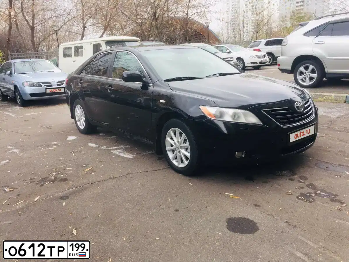 Фото автомобиля TOYOTA CAMRY, 2008 — госномер О612ТР199. Цвет: ЧЕРНЫЙ