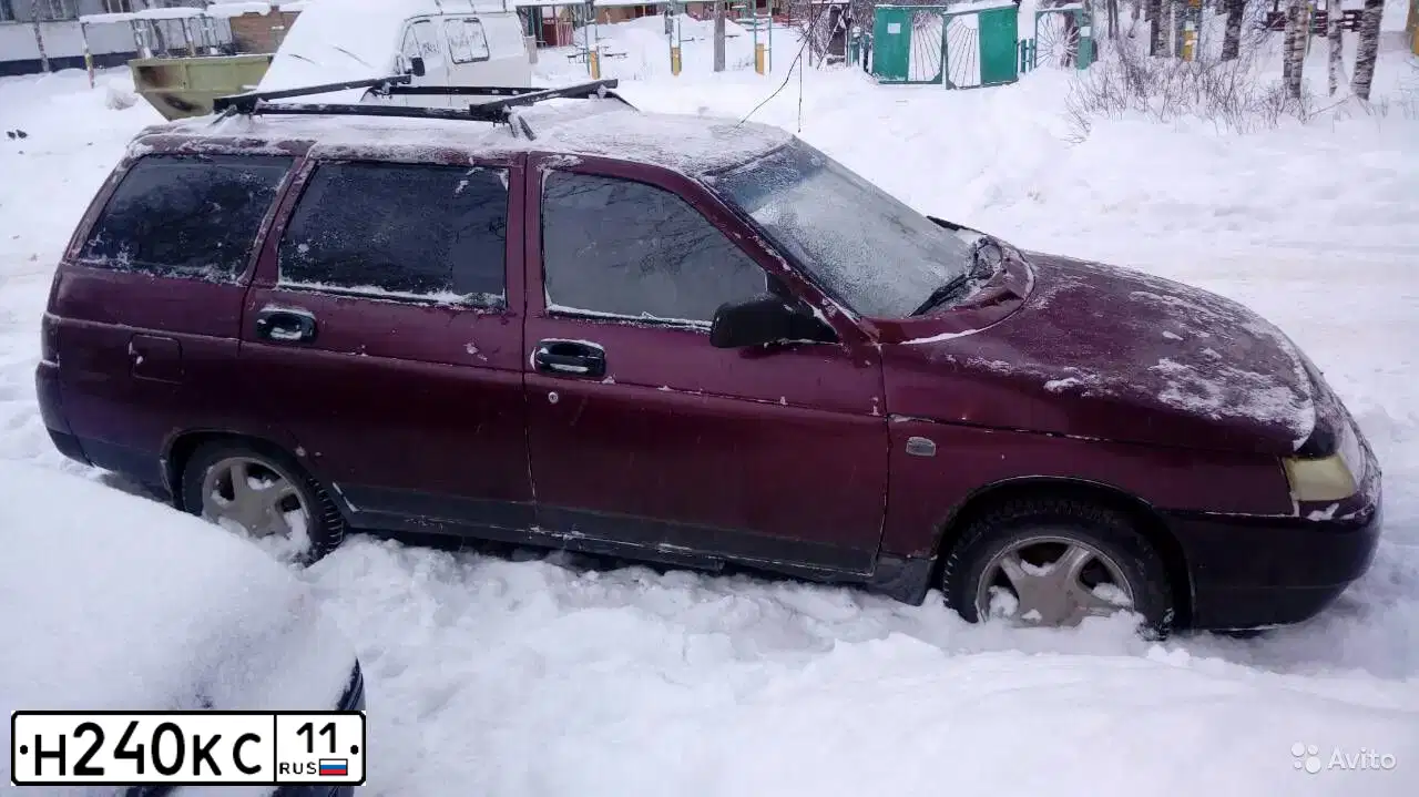 Фото автомобиля LADA 2114 SAMARA, 2007 — госномер Н240КС11. Цвет: ГРАФИТОВЫЙ МЕТАЛЛИК