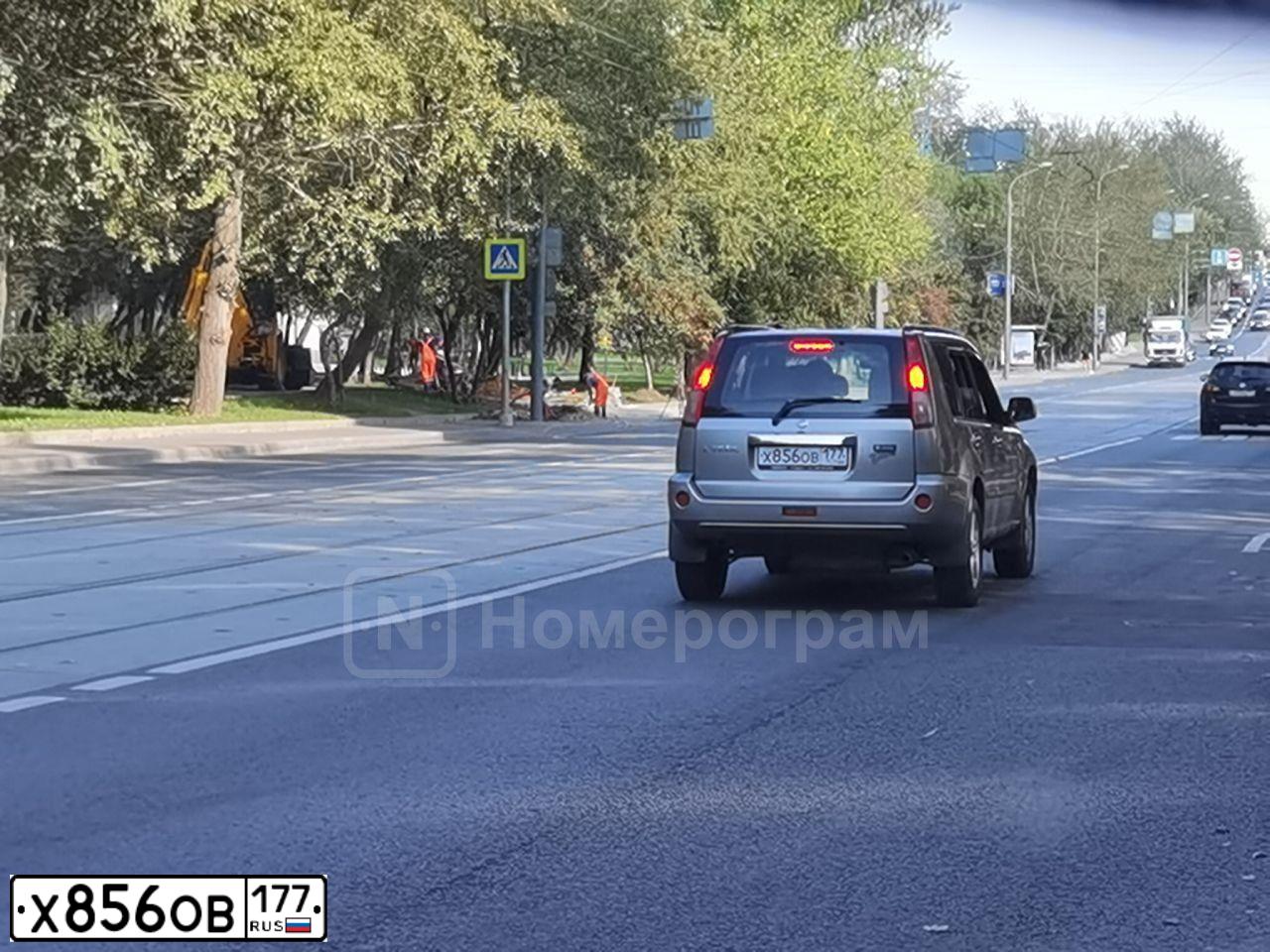 Фото автомобиля NISSAN X-TRAIL, 2006 — госномер Х856ОВ177. Цвет: СЕРЫЙ