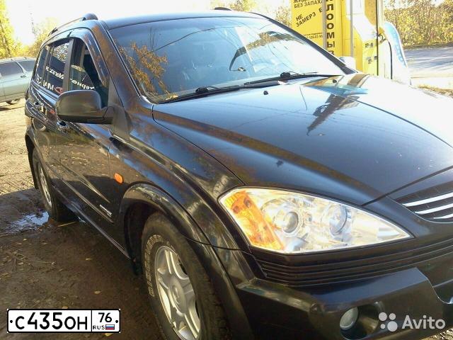 Фото автомобиля SSANGYONG KYRON, 2007 — госномер С435ОН76. Цвет: ЧЕРНЫЙ