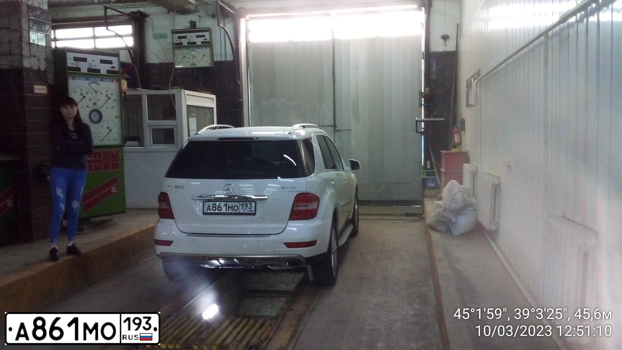 Фото автомобиля MERCEDES M-KLASSE, 2011 — госномер О907ТР716. Цвет: Белый