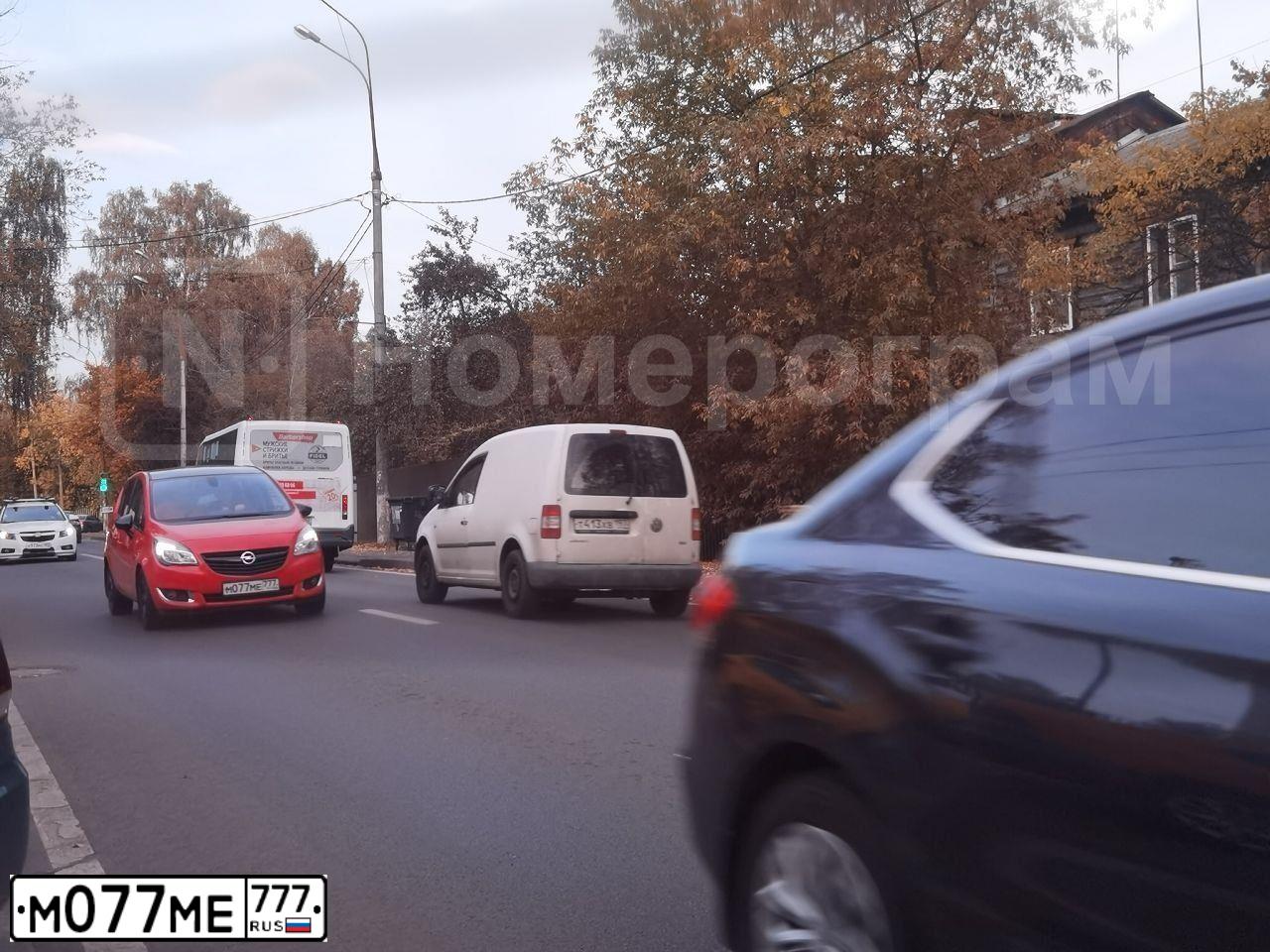 Фото автомобиля OPEL MERIVA, 2014 — госномер М077МЕ777. Цвет: КРАСНЫЙ