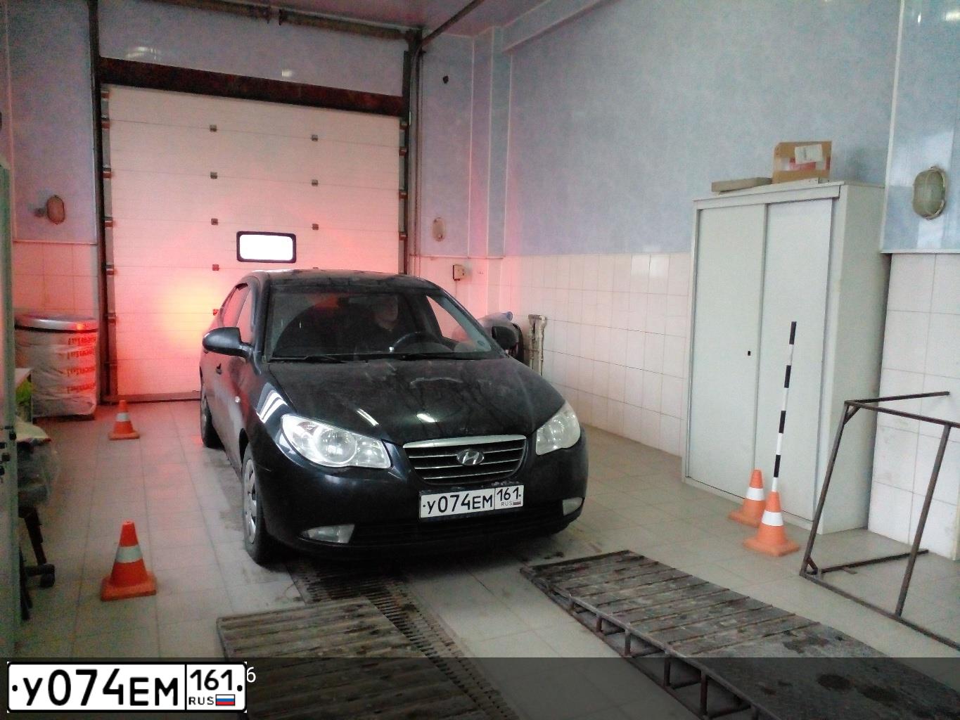 Фото автомобиля HYUNDAI I ELANTRA, 2008 — госномер У074ЕМ161. Цвет: ЧЕРНЫЙ