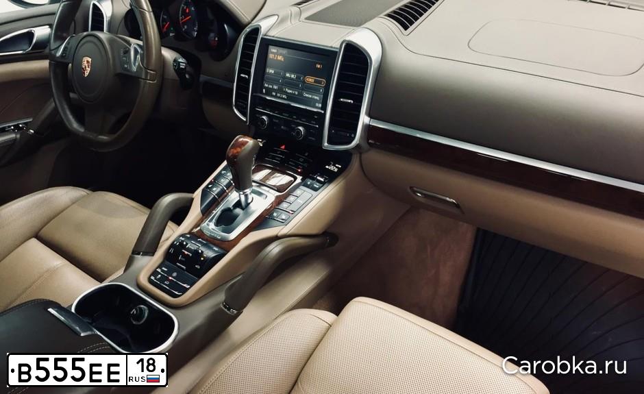 Фото автомобиля TOYOTA LANDCRUISER 200, 2015 — госномер В555ЕЕ18. Цвет: Серебристый
