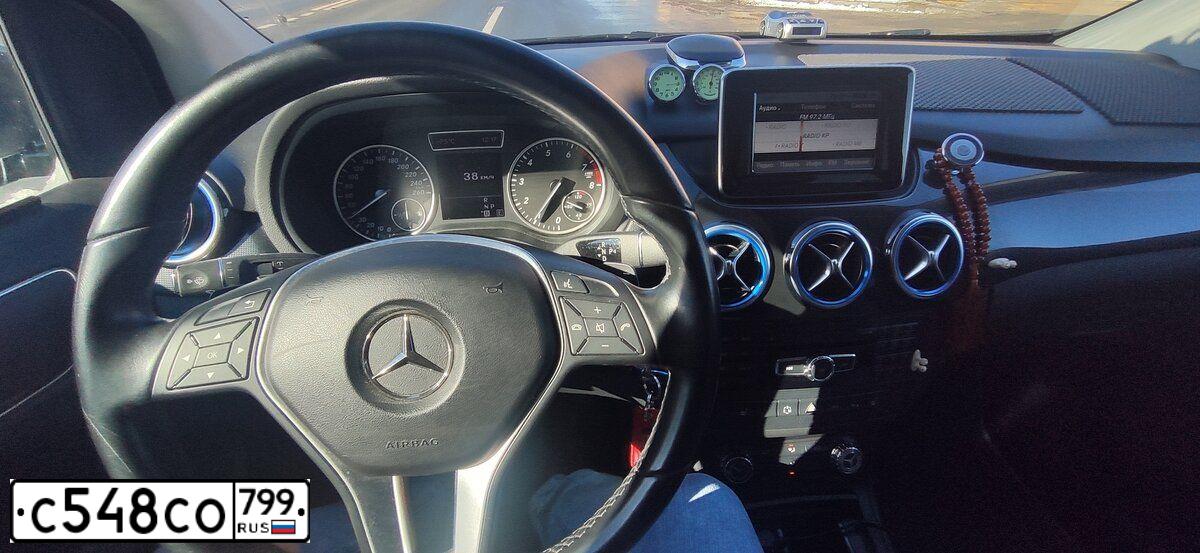 Фото автомобиля MERCEDES-BENZ B200, 2012 — госномер Р633ТХ62
