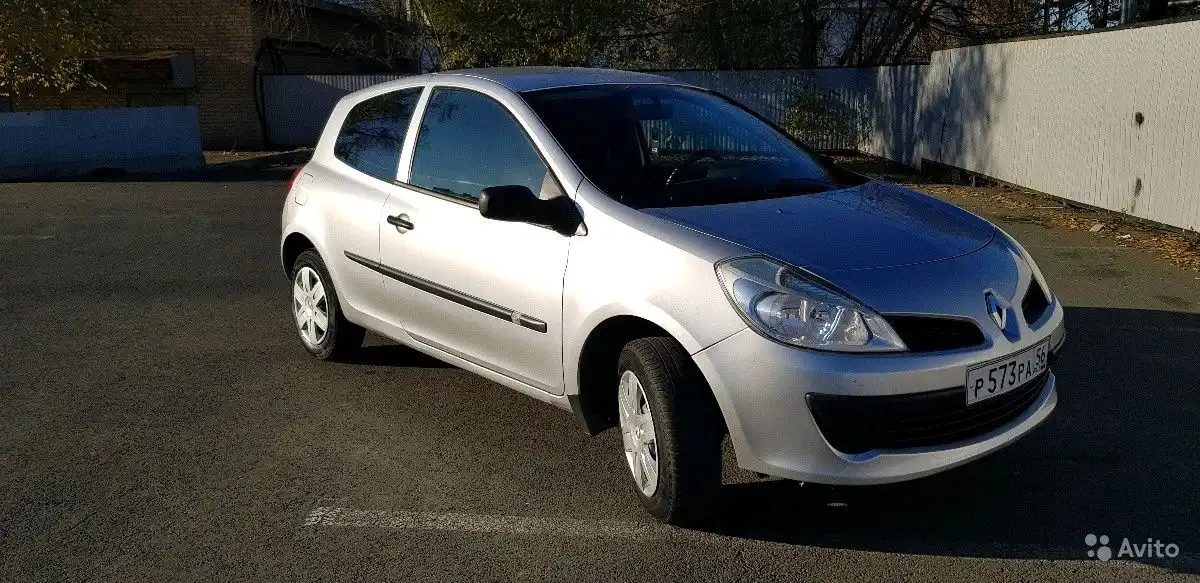 Фото автомобиля RENAULT CLIO, 2008 — госномер К944ВР156. Цвет: Светло-Серо-Голубой