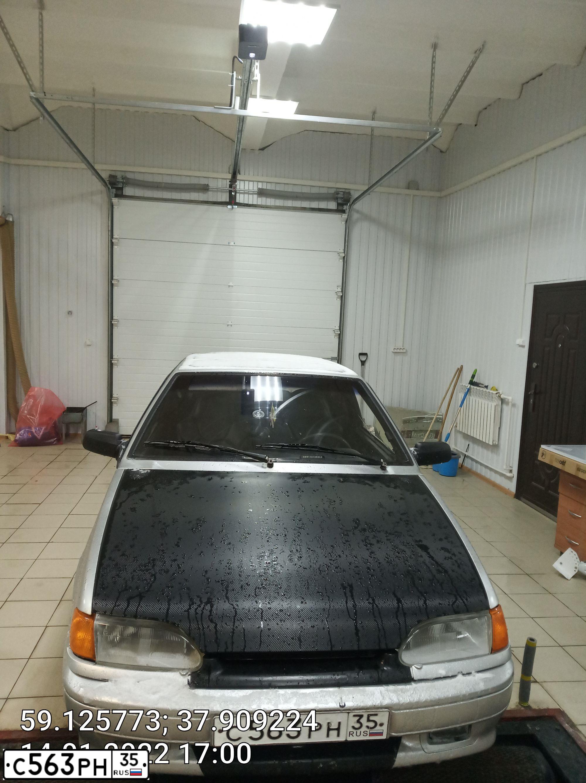 Фото автомобиля LADA 2113 SAMARA, 2000 — госномер С563РН35. Цвет: СЕРЕБРИСТЫЙ