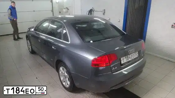 Фото автомобиля AUDI A4, 2007 — госномер А426ОО67. Цвет: ТЕМНО-СЕРЫЙ