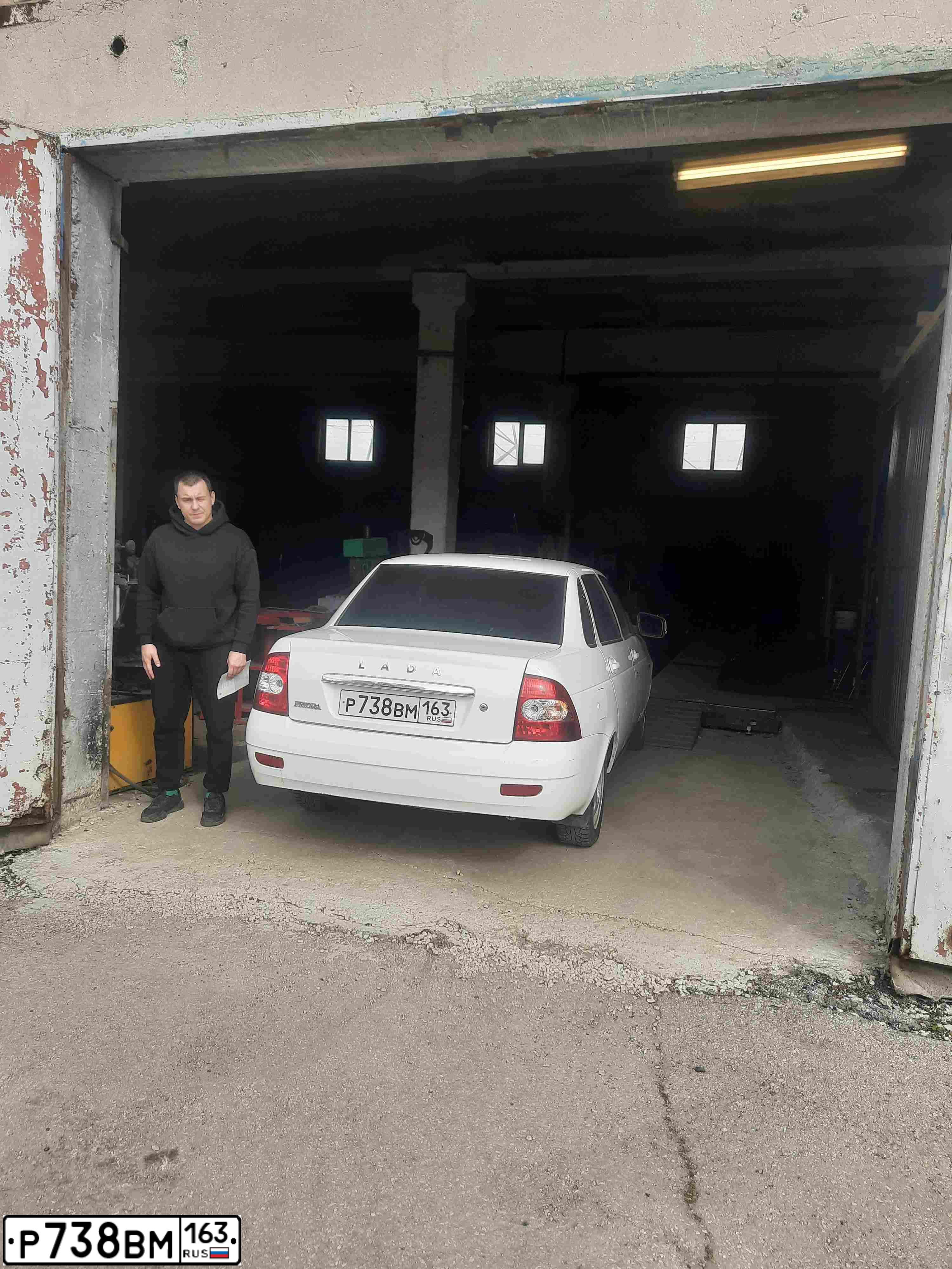 Фото автомобиля LADA 2170 PRIORA, 2012 — госномер Р738ВМ163. Цвет: БЕЛЫЙ