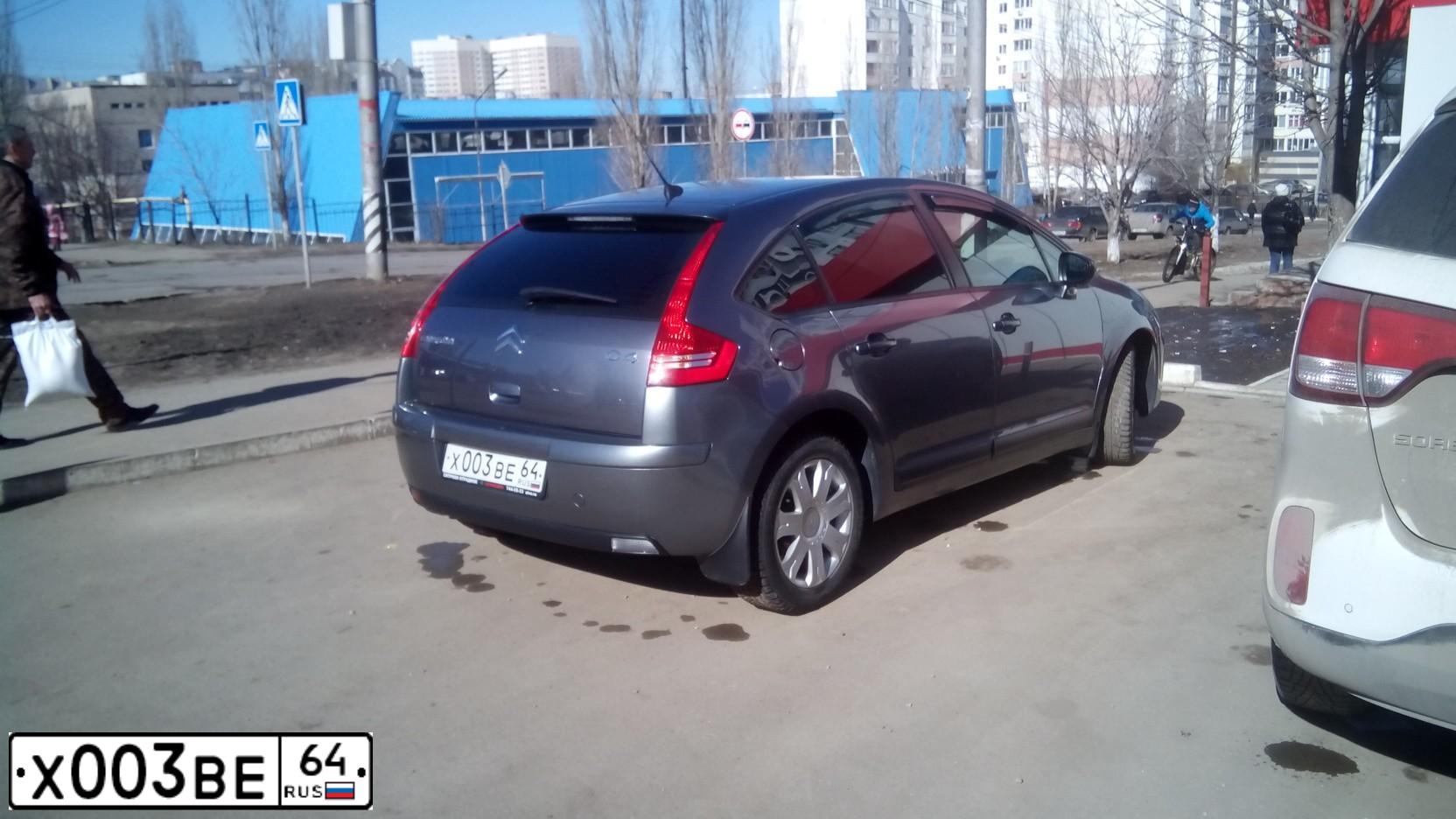 Фото автомобиля CITROEN C4, 2010 — госномер М999ТК64. Цвет: ТЕМНО СЕРЫЙ