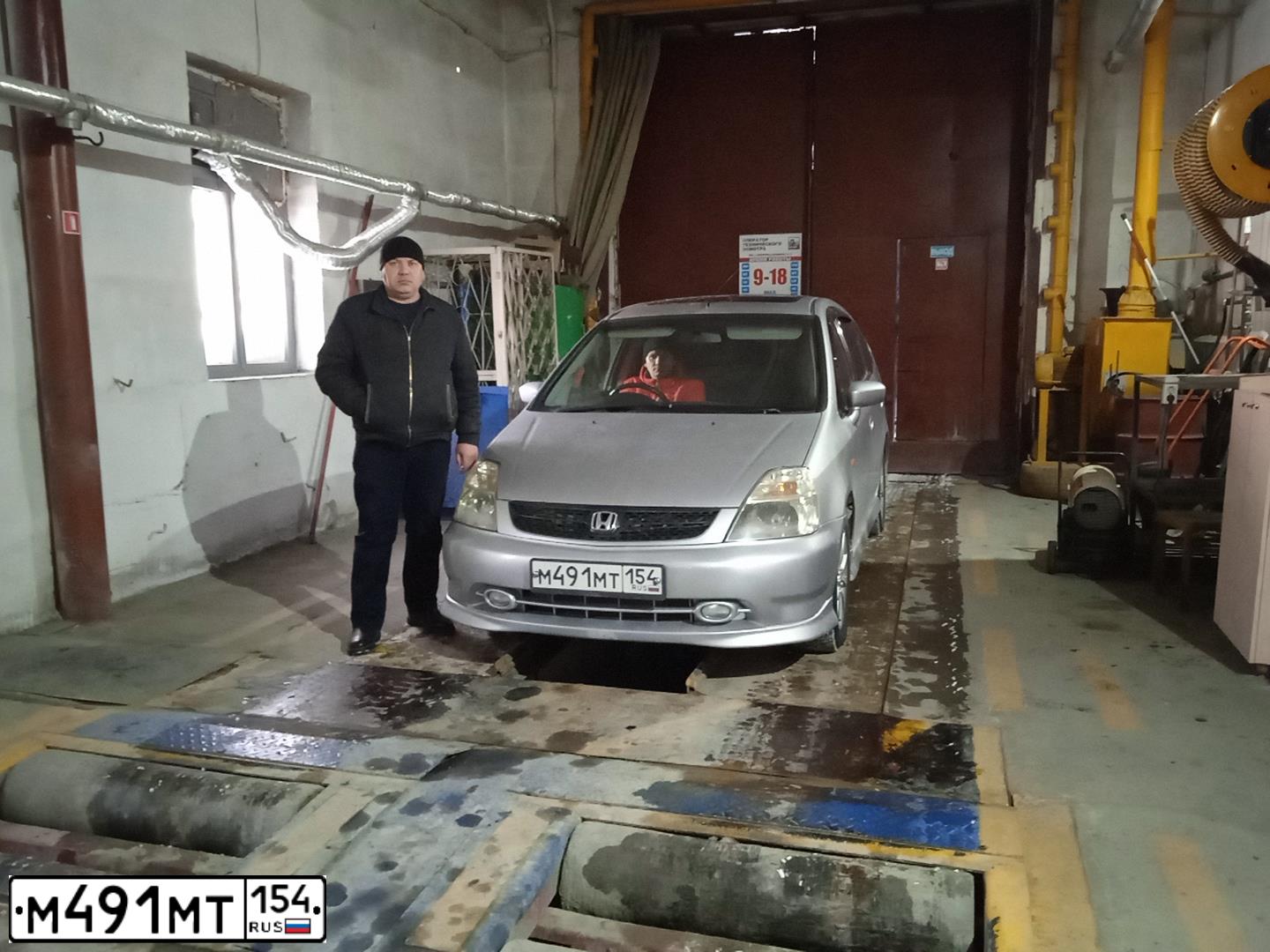 Фото автомобиля HONDA STREAM, 2001 — госномер Р458МР154