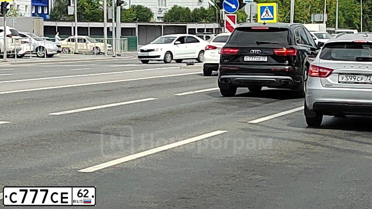 Фото автомобиля OPEL ASTRA, 2013 — госномер С777СЕ62. Цвет: БЕЖЕВЫЙ МЕТАЛЛИК