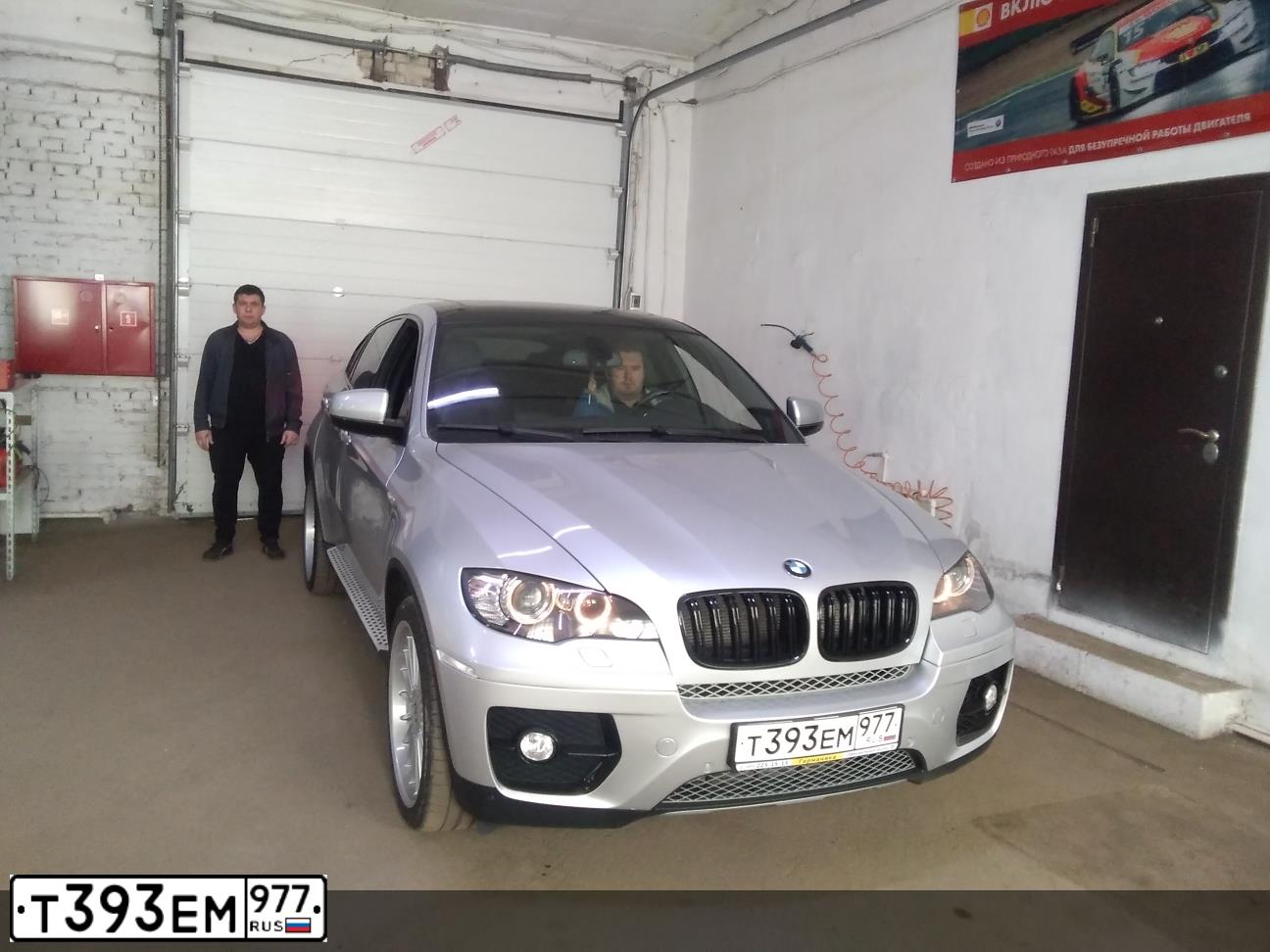 Фото автомобиля BMW X6, 2008 — госномер Т393ЕМ977. Цвет: СЕРЕБРИСТЫЙ