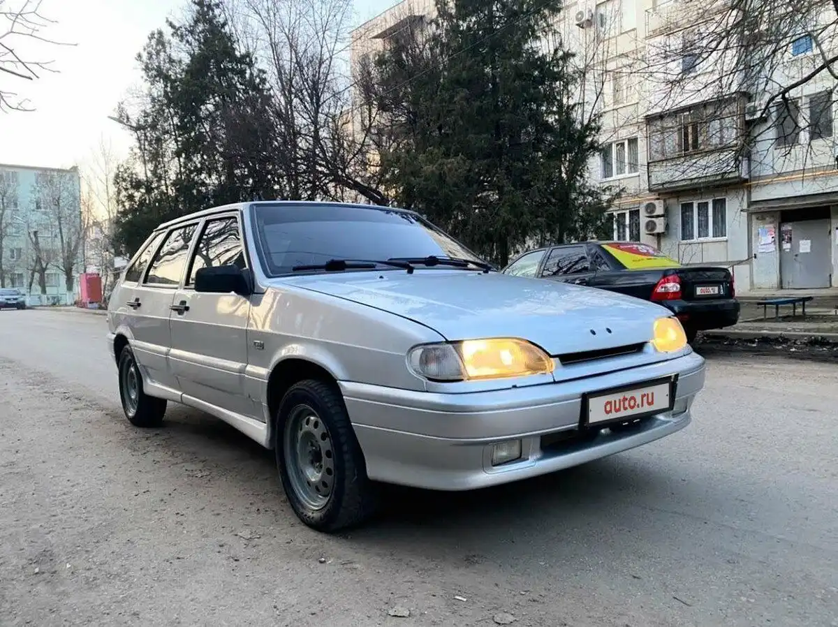 Фото автомобиля LADA 2114 SAMARA, 2006 — госномер Е792ХТ93. Цвет: СВЕТЛО-СЕРЕБРИСТЫЙ МЕТАЛЛ