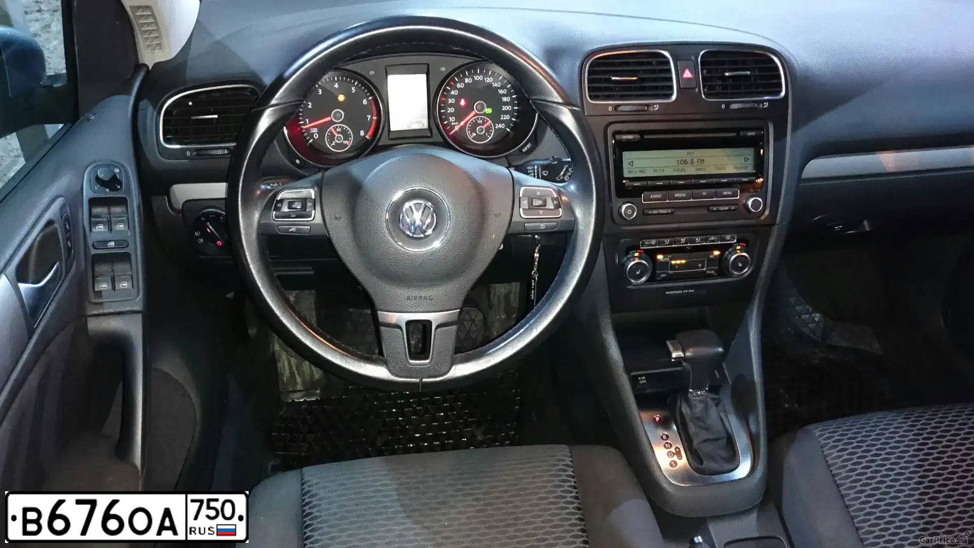 Фото автомобиля VOLKSWAGEN GOLF, 2009 — госномер С118ВЕ977. Цвет: СЕРО-ГОЛУБОЙ